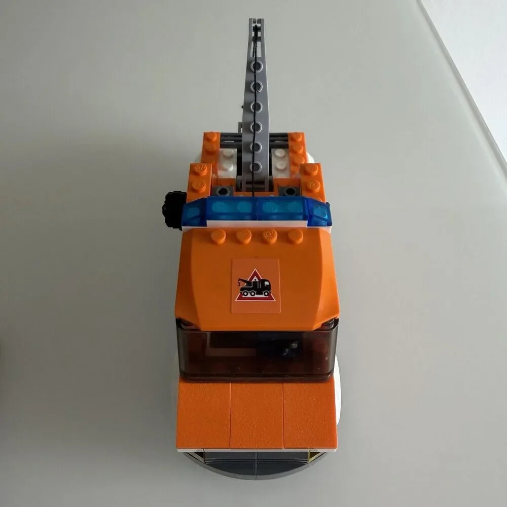 Lego City Tow Truck 7638 Retired 2009 100% Complete